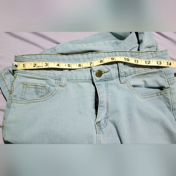 Hi rise, Light blue wash, Distressed skinnies, Size S. NO stains Excellent condi - Picture 13 of 15
